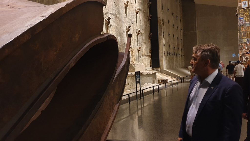 Zeljko Komsic Visiting The Western Wall